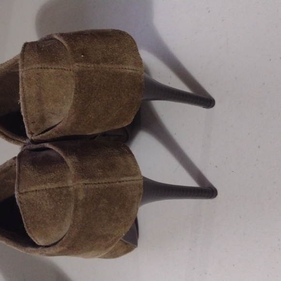 Fergie Heels size 6 - Picture 5 of 11